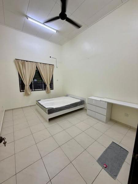 Rumah Teres 1-Tingkat untuk Disewa di Bandar Indahpura (Kulai) - Jeanne Tew - Bedroom - PropertyGuru.com.my