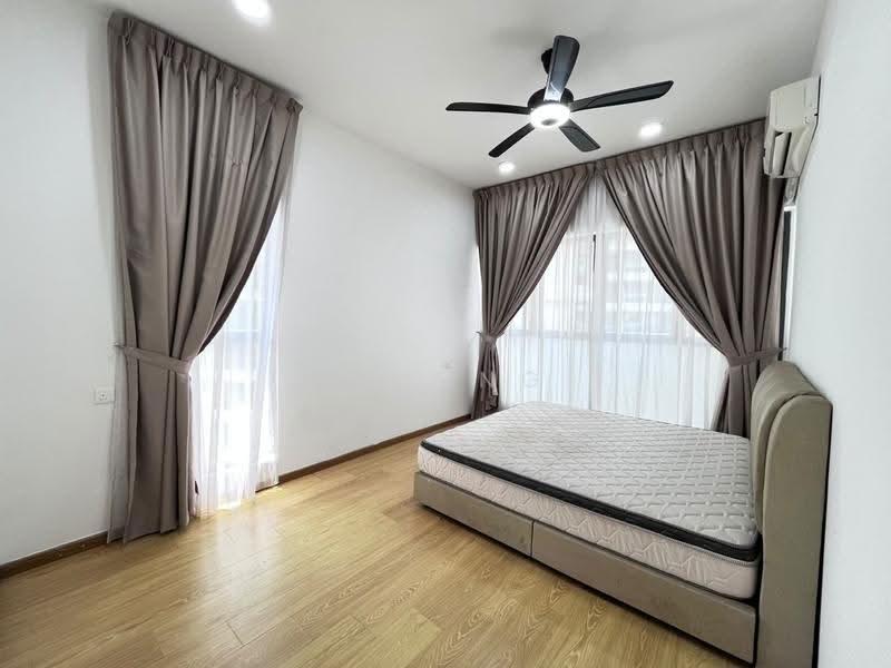 Kondominium untuk Disewa di Bay Point @ Country Garden Danga Bay - JE ONG - Bedroom - PropertyGuru.com.my