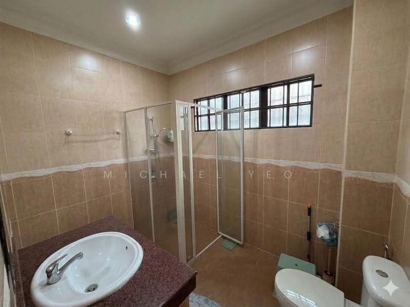 Rumah Berkembar untuk Dijual di Kampung Tunku (Petaling Jaya) - Michael Yeo - Bathroom - PropertyGuru.com.my