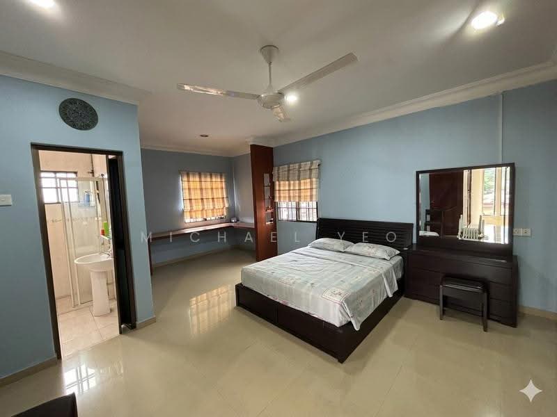 Rumah Berkembar untuk Dijual di Kampung Tunku (Petaling Jaya) - Michael Yeo - Bedroom - PropertyGuru.com.my