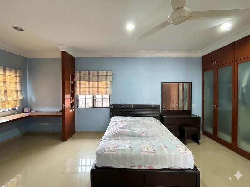 Rumah Berkembar untuk Dijual di Kampung Tunku (Petaling Jaya) - Michael Yeo - Bedroom - PropertyGuru.com.my