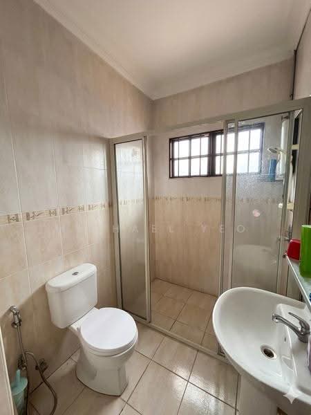 Rumah Berkembar untuk Dijual di Kampung Tunku (Petaling Jaya) - Michael Yeo - Bathroom - PropertyGuru.com.my
