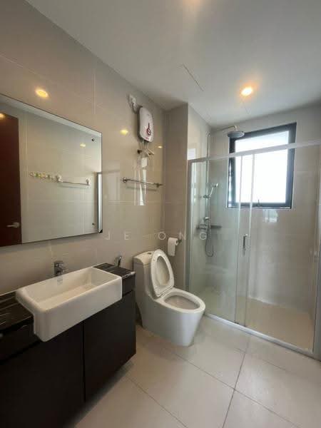Kondominium untuk Disewa di Amberside @ Country Garden Danga Bay - JE ONG - Bathroom - PropertyGuru.com.my