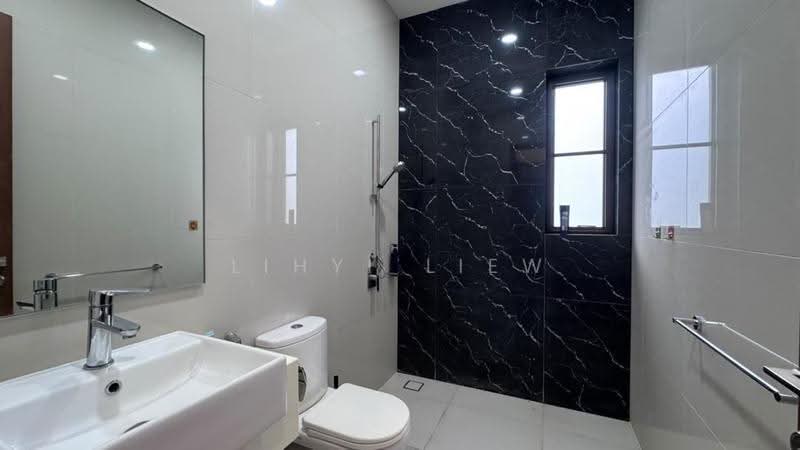 Semi-Detached House for Rent in Iskandar Puteri (Nusajaya) (Johor) - Lihyi Liew - Bathroom - PropertyGuru.com.my