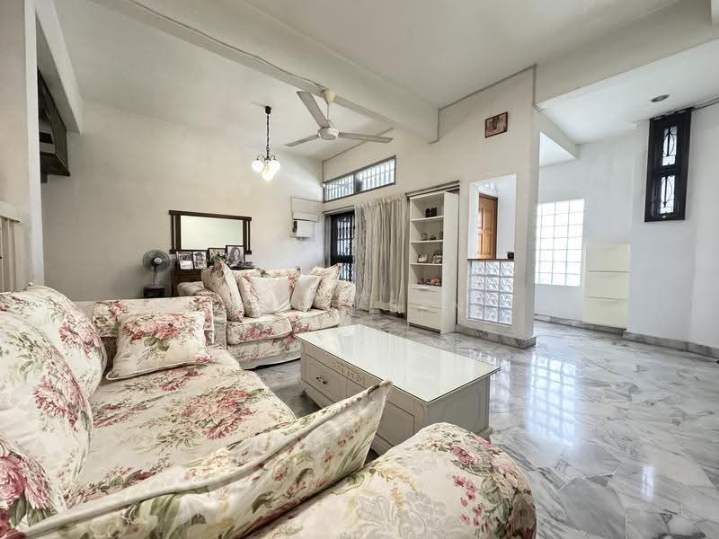 Rumah Teres 2-Tingkat untuk Dijual di Taman Billion (Kuala Lumpur) - Shue Sen - Living Room - PropertyGuru.com.my