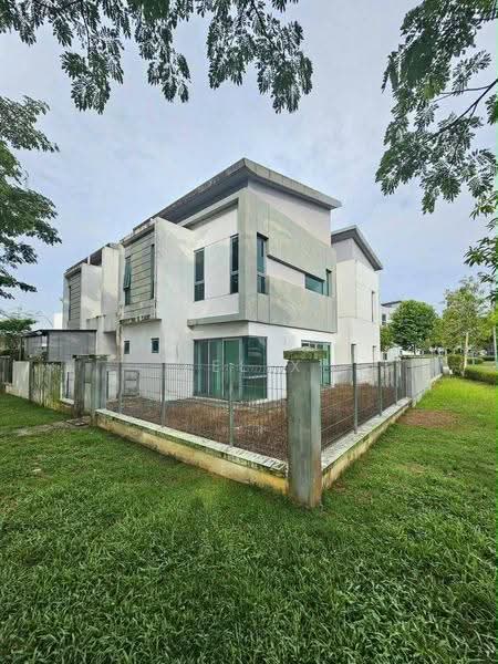 Rumah Berkembar untuk Dijual di Taman Molek (Johor Bahru) - Felix Teo - PropertyGuru.com.my