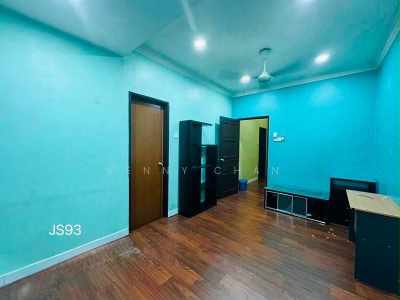 2-storey Terraced House for Sale in Bandar Botanic (Klang) - Kenny Chan - Living Room - PropertyGuru.com.my