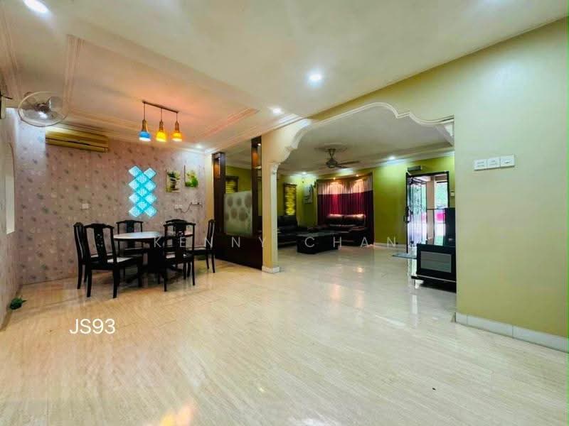 2-storey Terraced House for Sale in Bandar Botanic (Klang) - Kenny Chan - Living Room - PropertyGuru.com.my