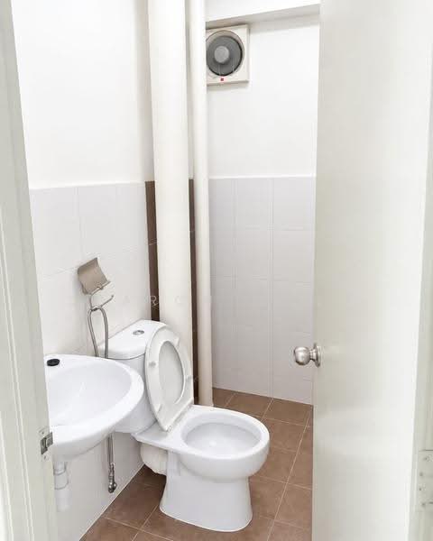 Apartment for Sale at Pinang Laguna - Sharon Wong - Bathroom - PropertyGuru.com.my