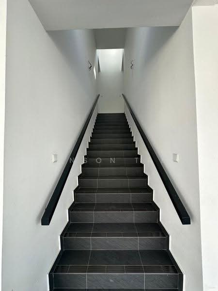 Rumah Bandar untuk Dijual di Eco Grandeur (Puncak Alam) - Winson Tam - Corridor - PropertyGuru.com.my
