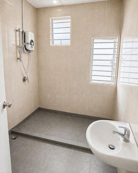 Rumah Teres 2-Tingkat untuk Dijual di Kota Kemuning (Shah Alam) - Shawn Seow - Bathroom - PropertyGuru.com.my
