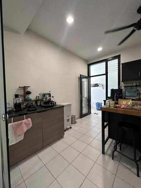 Kondominium untuk Disewa di USJ One Avenue Condo - Veron Leong - Kitchen - PropertyGuru.com.my