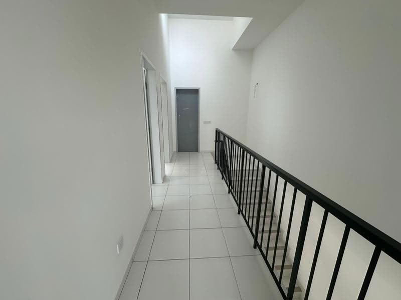 Rumah Teres 2-Tingkat untuk Dijual di Eco Grandeur (Puncak Alam) - Ka Ee - Corridor - PropertyGuru.com.my