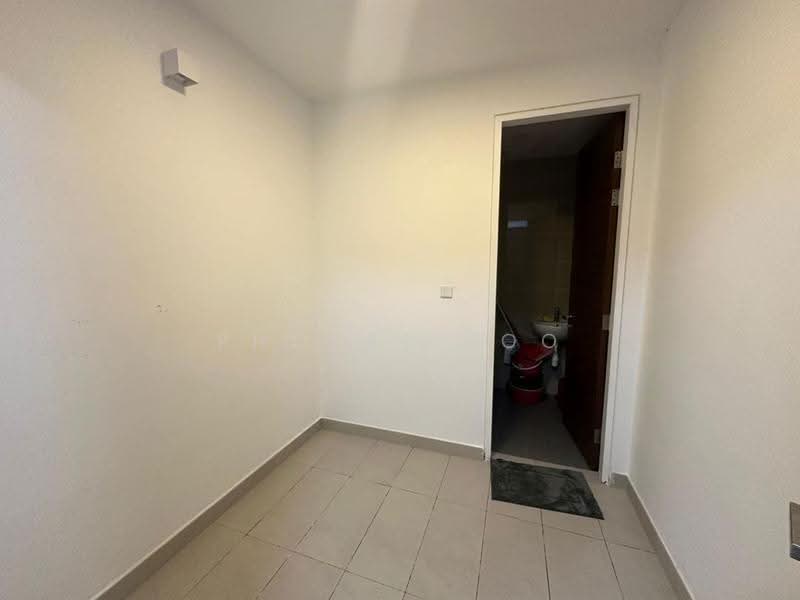 Kediaman Servis untuk Dijual di The Astaka @ 1 Bukit Senyum - Phoebe Foo - Interior - PropertyGuru.com.my