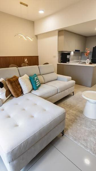 Kediaman Servis untuk Disewa di Residensi Estetik 8 (Est8) - Hay Han - Living Room - PropertyGuru.com.my
