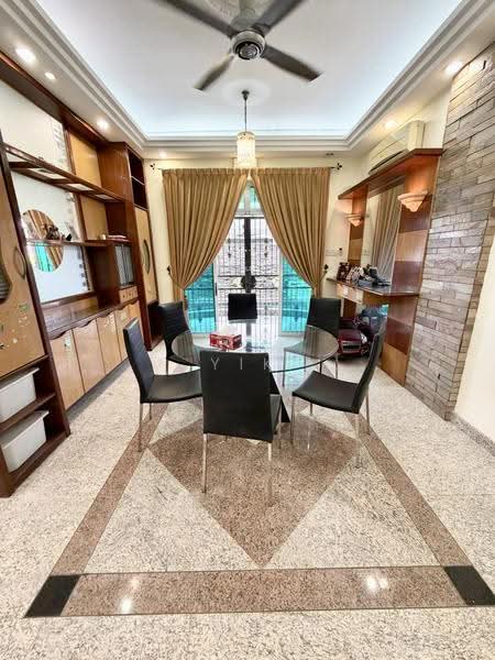 Semi-Detached House for Sale in Taman Perling (Perling) - Yik Tat - Dining Room - PropertyGuru.com.my