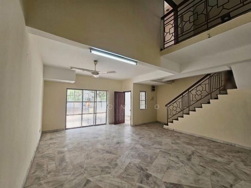 Rumah Teres 2-Tingkat untuk Dijual di Putra Heights (Subang Jaya) - Jason Ooi - Living Room - PropertyGuru.com.my