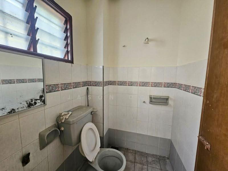 Rumah Teres 2-Tingkat untuk Dijual di Putra Heights (Subang Jaya) - Jason Ooi - Bathroom - PropertyGuru.com.my