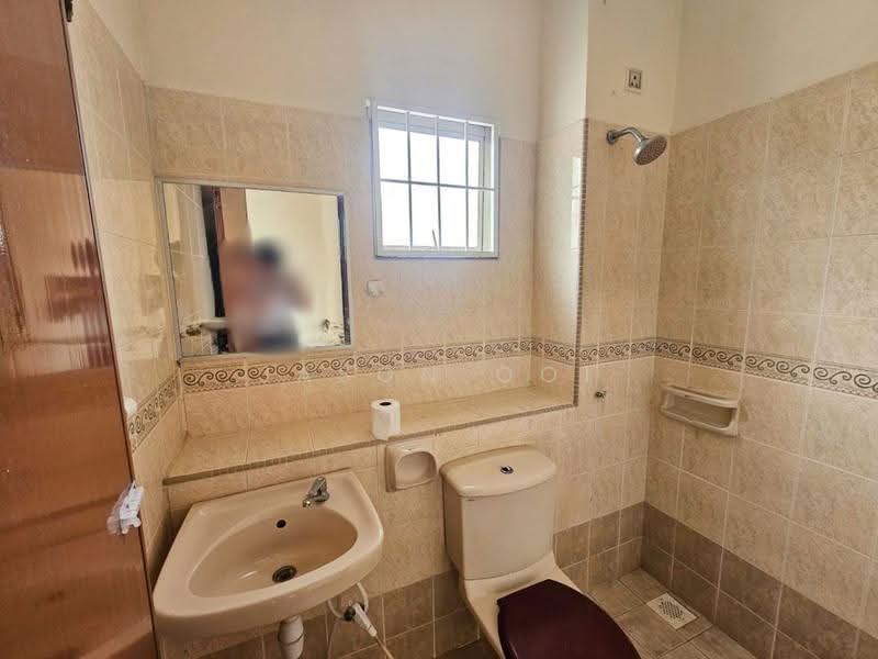 Rumah Teres 2-Tingkat untuk Dijual di Putra Heights (Subang Jaya) - Jason Ooi - Bathroom - PropertyGuru.com.my