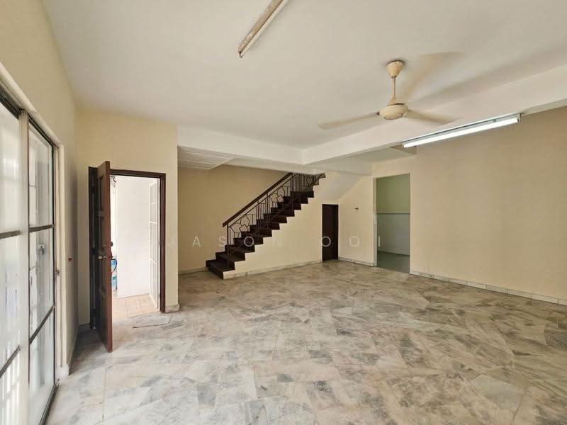 2-storey Terraced House for Sale in Putra Bestari (Subang Jaya) - Jason Ooi - Living Room - PropertyGuru.com.my