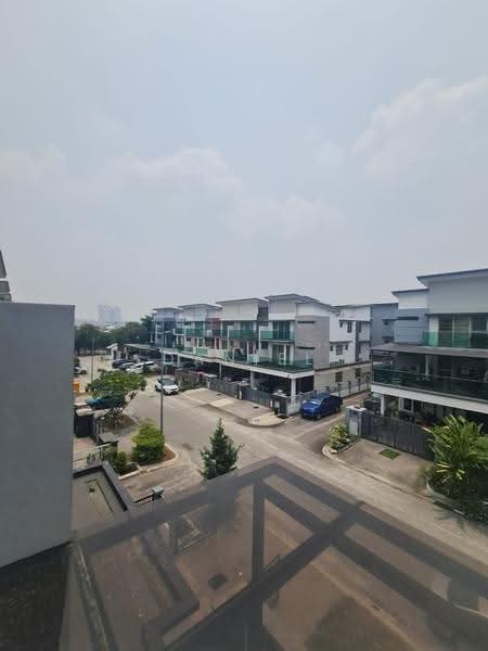 Rumah Teres 3-Tingkat untuk Disewa di Lakeside Residences (Puchong) - Daniel Wong - Exterior - PropertyGuru.com.my