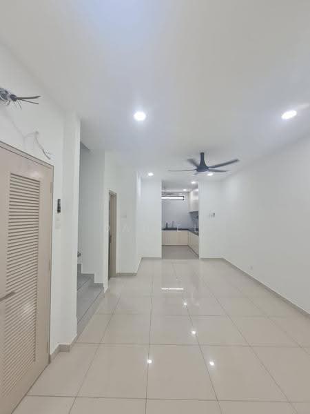Rumah Teres 3-Tingkat untuk Disewa di Pusat Bandar Puchong (Puchong) - Daniel Wong - Living Room - PropertyGuru.com.my