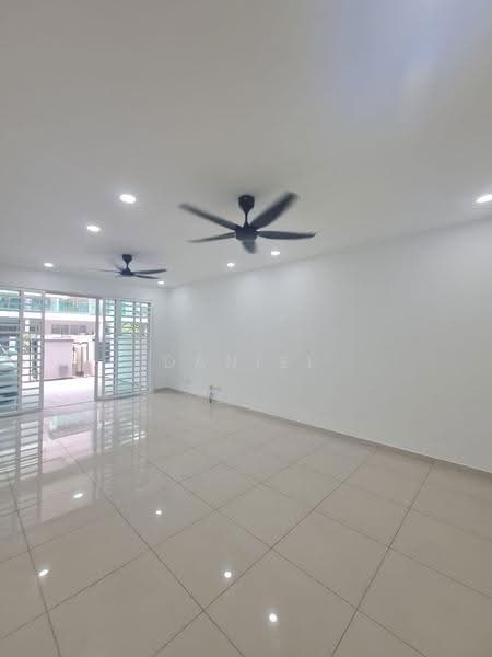 Rumah Teres 3-Tingkat untuk Disewa di BANDAR PUCHONG JAYA (Puchong) - Daniel Wong - Living Room - PropertyGuru.com.my