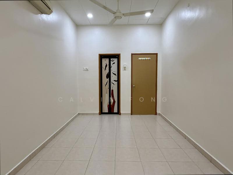 1-storey Terraced House for Rent in Bandar Perdana (Sungai Petani) - Calvin Fong - Part of master bedroom - PropertyGuru.com.my