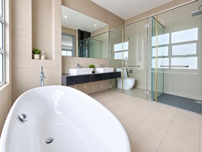 Bungalow House for Sale in Shah Alam (Selangor) - Zalina Zubaidi - Bathroom - PropertyGuru.com.my