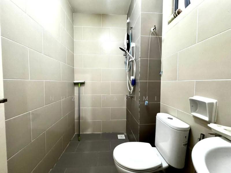 Townhouse for Rent in Bangi (Selangor) - NUZULHAKIMI . - Bathroom - PropertyGuru.com.my