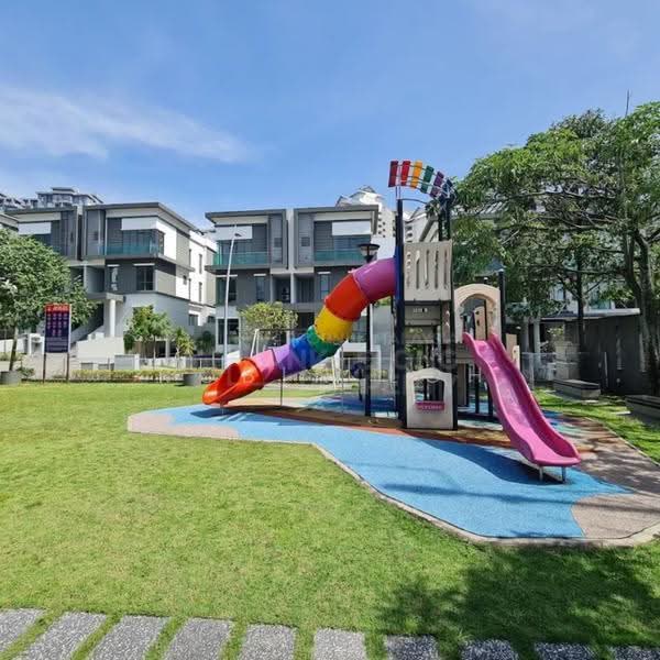 Rumah Berkembar untuk Dijual di Desa Petaling (Kuala Lumpur) - Robin Loh - PropertyGuru.com.my