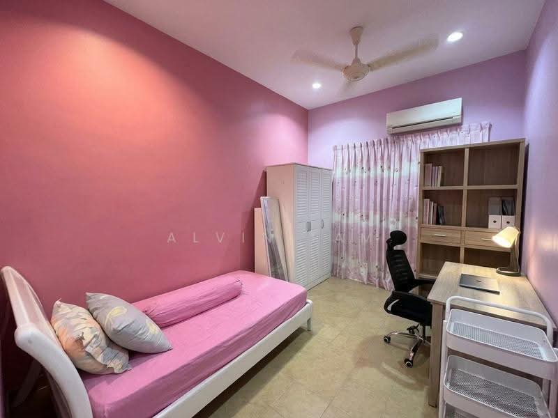 2-storey Terraced House for Sale in Taman Sri Pelabuhan (Klang) - Alvin Tam - Bedroom - PropertyGuru.com.my