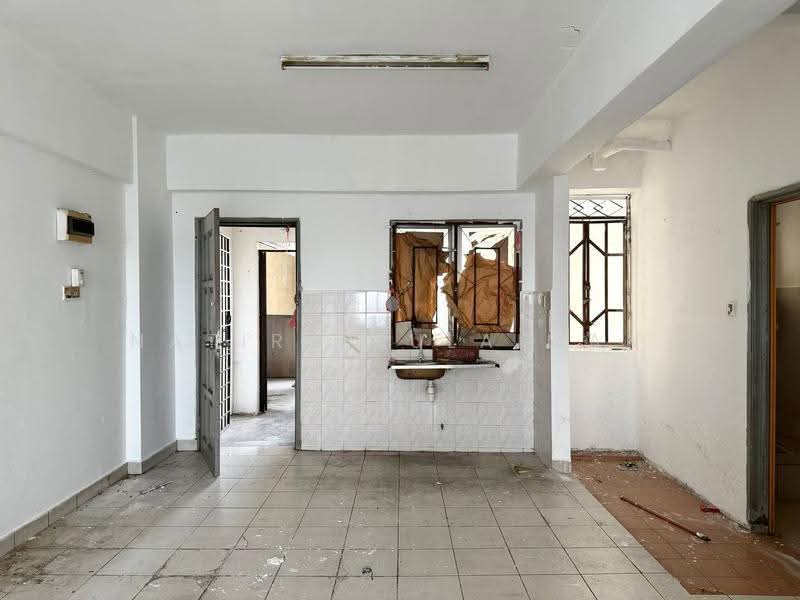 Pangsapuri untuk Dijual di Palm Garden Apartment - Natira Sulaiman - Interior - PropertyGuru.com.my