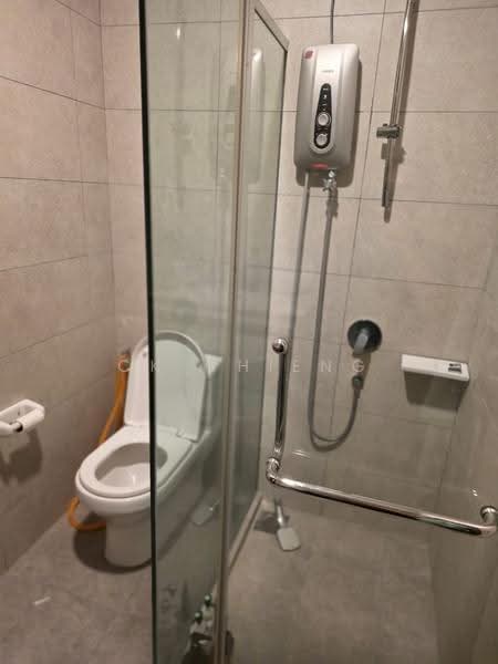 Kediaman Servis untuk Disewa di Aera Residence - CK Chieng - Bathroom - PropertyGuru.com.my