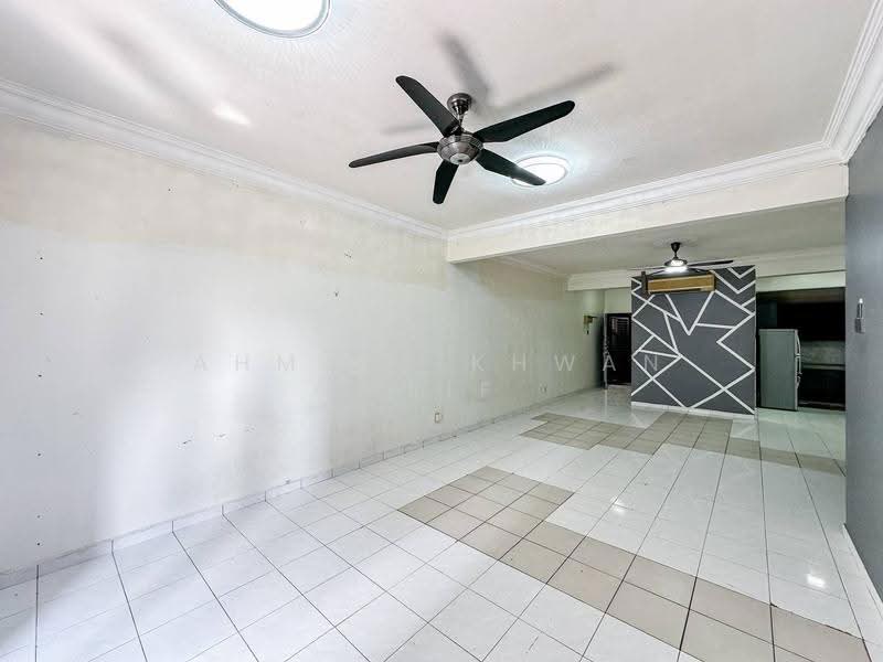 Kondominium untuk Dijual di Bukit OUG Condominiums - Ahmad Ikhwan Arif - Living Room - PropertyGuru.com.my