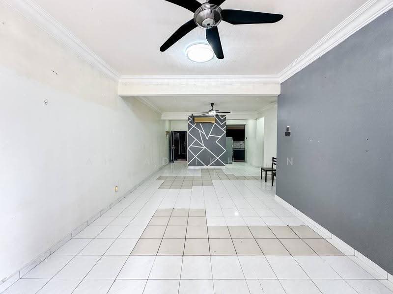 Kondominium untuk Dijual di Bukit OUG Condominiums - Ahmad Ikhwan Arif - Living Room - PropertyGuru.com.my