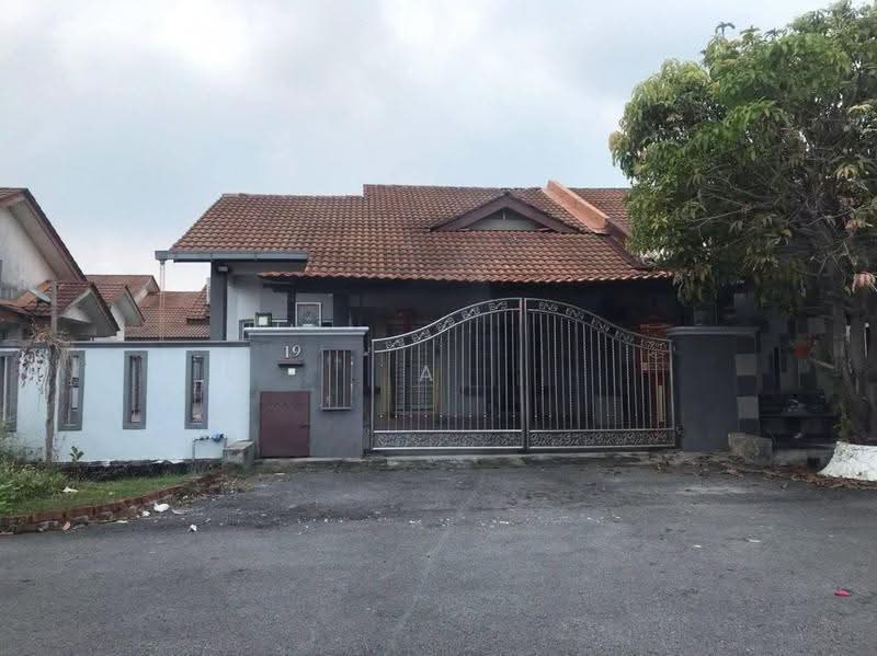 Rumah Berkembar untuk Dijual di Mutiara Bukit Raja (Kapar) - A Chong - Exterior - PropertyGuru.com.my