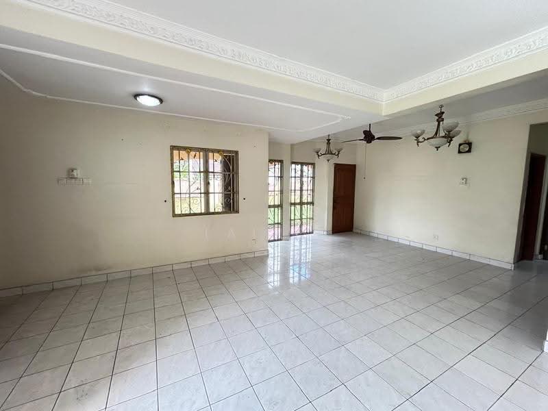 Rumah Berkembar untuk Dijual di Usj 5 (Subang Jaya) - Lai YK - Living Room - PropertyGuru.com.my