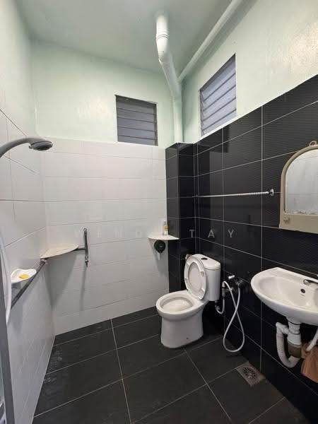 Rumah Teres 2-Tingkat untuk Dijual di Bandar Selesa Jaya (Skudai) - Wendy Tay - Bathroom - PropertyGuru.com.my