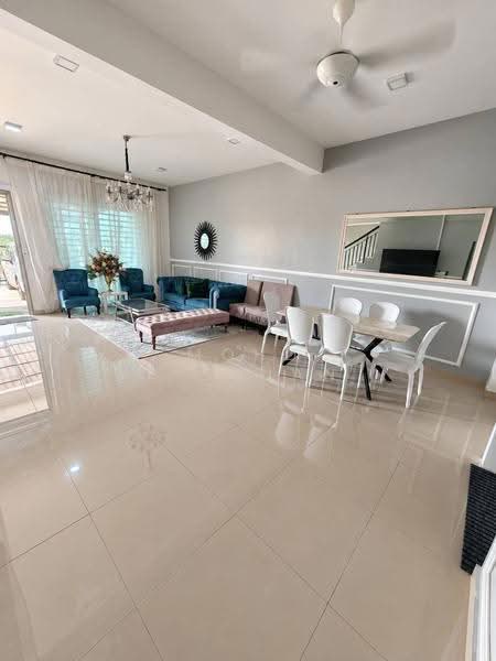 Terraced House for Sale in Bandar Springhill (Jimah) - Mohd Ridzuan - Living Room - PropertyGuru.com.my