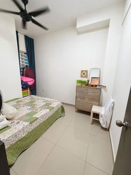 Terraced House for Sale in Bandar Springhill (Jimah) - Mohd Ridzuan - Bedroom - PropertyGuru.com.my