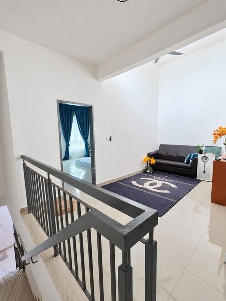 Terraced House for Sale in Bandar Springhill (Jimah) - Mohd Ridzuan - Living Room - PropertyGuru.com.my