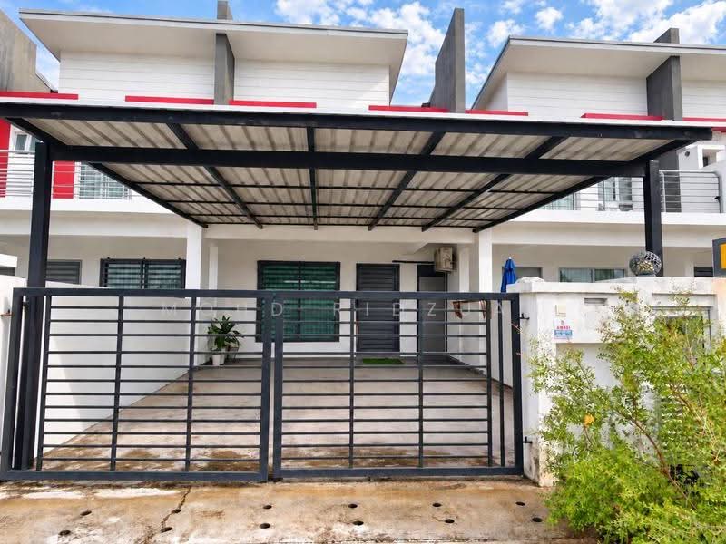 Terraced House for Sale in Bandar Springhill (Jimah) - Mohd Ridzuan - Exterior - PropertyGuru.com.my