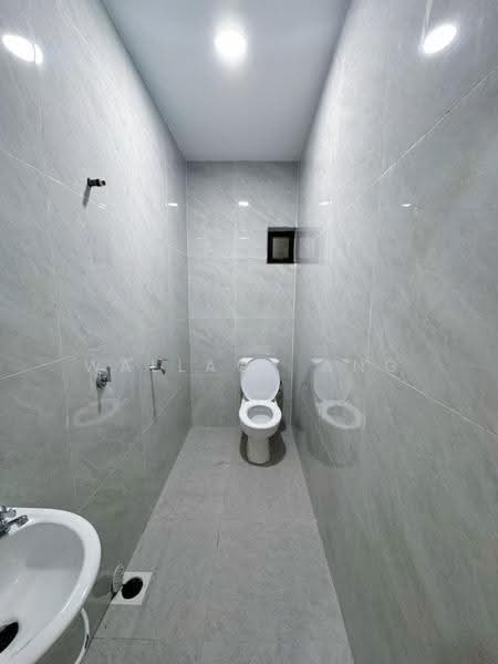 Rumah Teres 2-Tingkat untuk Dijual di Taman Sentosa (Johor Bahru) - Wallace Ang - Bathroom - PropertyGuru.com.my