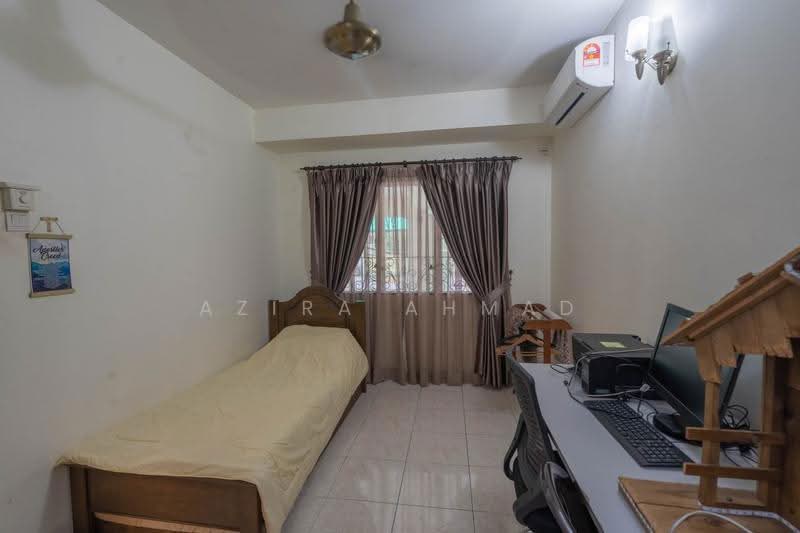 Semi-Detached House for Sale in Taman Setia Balakong (Balakong) - Azira Ahmad - Bedroom - PropertyGuru.com.my