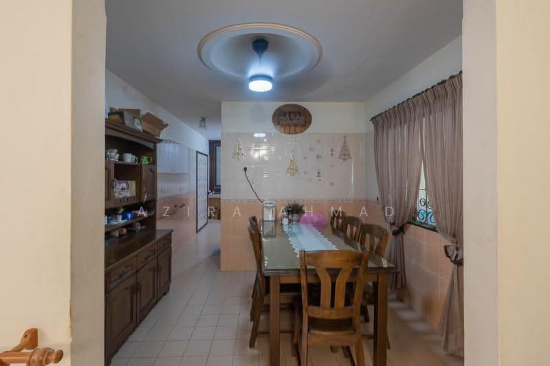 Semi-Detached House for Sale in Taman Setia Balakong (Balakong) - Azira Ahmad - Dining Room - PropertyGuru.com.my