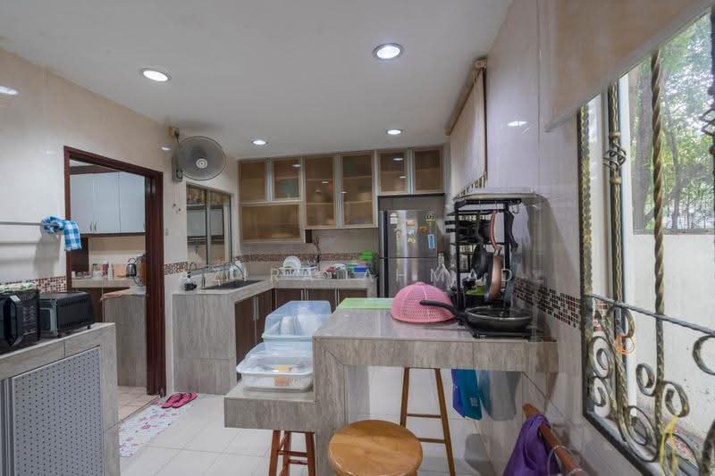 Semi-Detached House for Sale in Taman Setia Balakong (Balakong) - Azira Ahmad - Kitchen - PropertyGuru.com.my