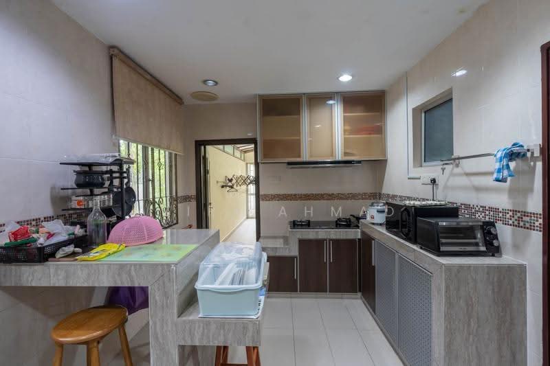 Semi-Detached House for Sale in Taman Setia Balakong (Balakong) - Azira Ahmad - Kitchen - PropertyGuru.com.my