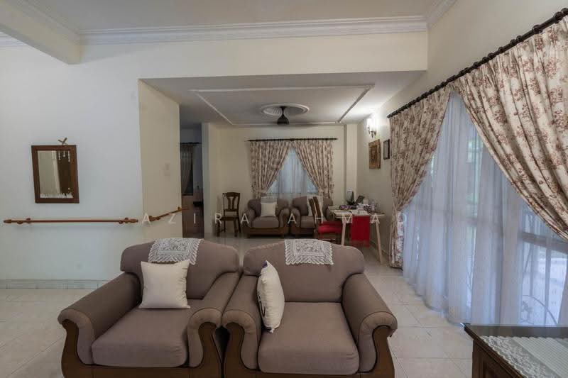 Semi-Detached House for Sale in Taman Setia Balakong (Balakong) - Azira Ahmad - Living Room - PropertyGuru.com.my