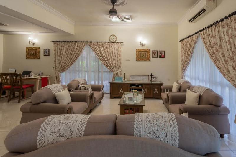 Semi-Detached House for Sale in Taman Setia Balakong (Balakong) - Azira Ahmad - Living Room - PropertyGuru.com.my